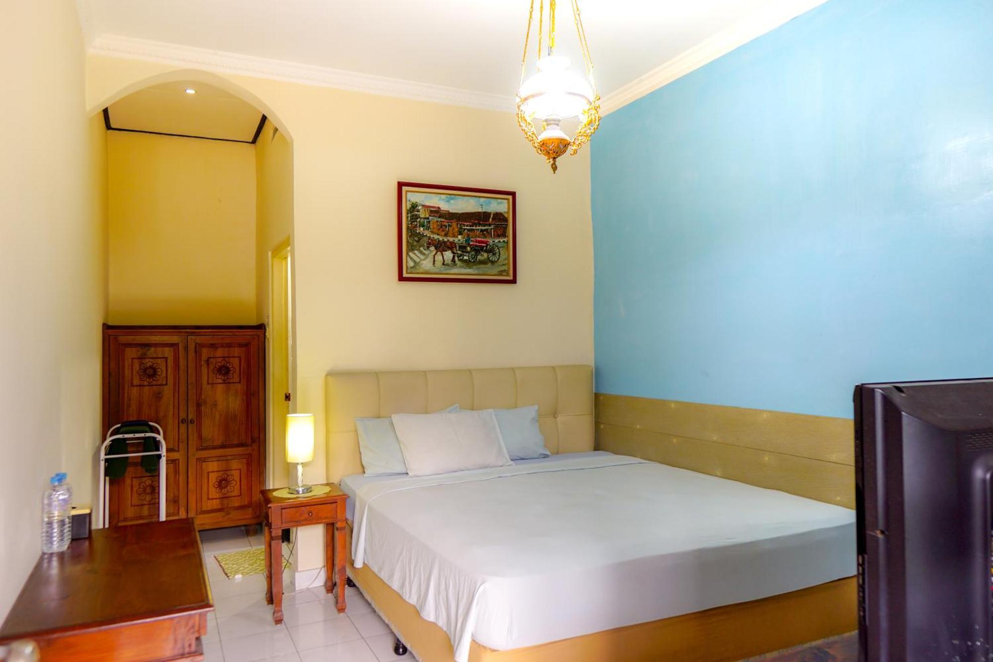 Hotel Tulips Джокякарта Екстериор снимка